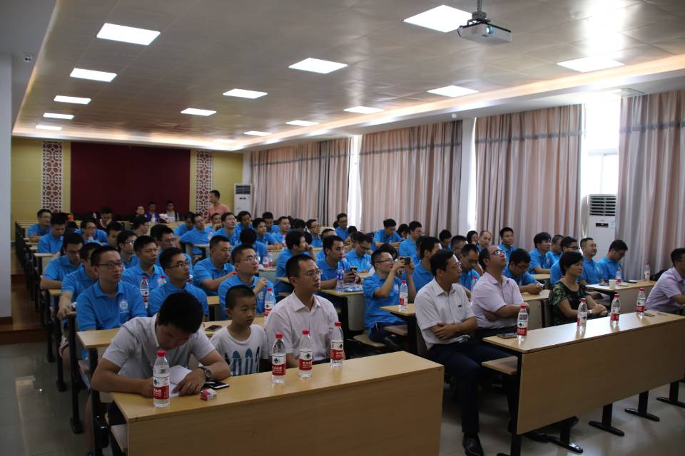 17.10.01 十三水
成功举办2003级校友毕业十周年聚会5d944b190f736492 17.10.01 十三水
成功举办2003级校友毕业十周年聚会5d944b190f736492