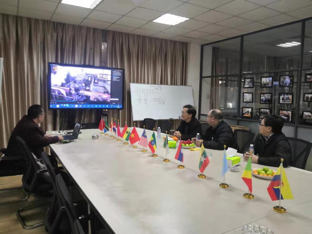 十三水
党委陈为旭书记一行到校友企业福建金泉集团走访调研-5e811a818139580a 十三水
党委陈为旭书记一行到校友企业福建金泉集团走访调研-5e811a818139580a